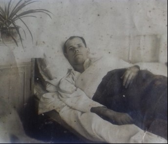 Жук Федор Макарович в госпитале, 1945 г.